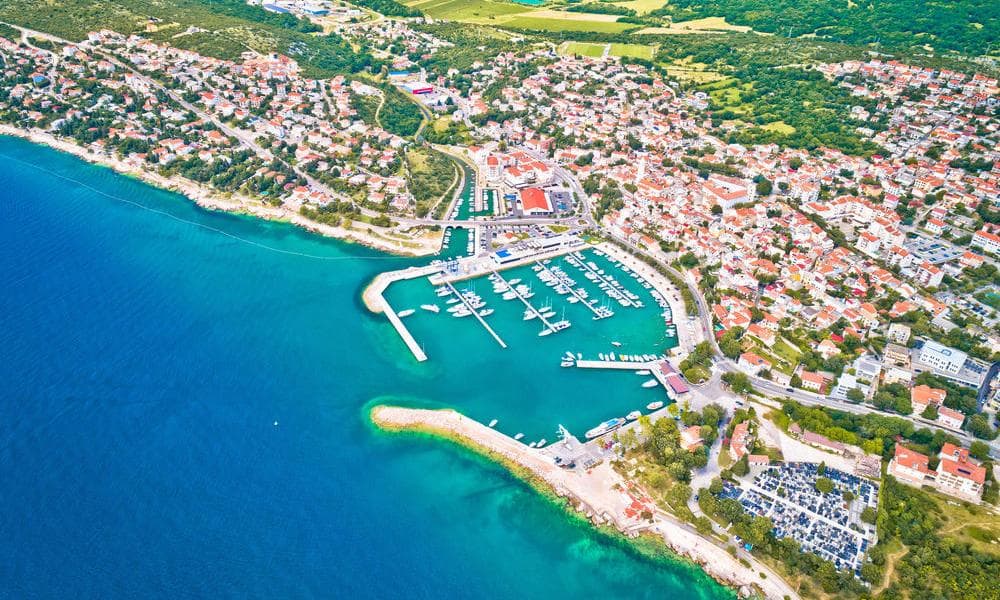 Novi Vinodolski — il lato tranquillo della costa del Quarnero.